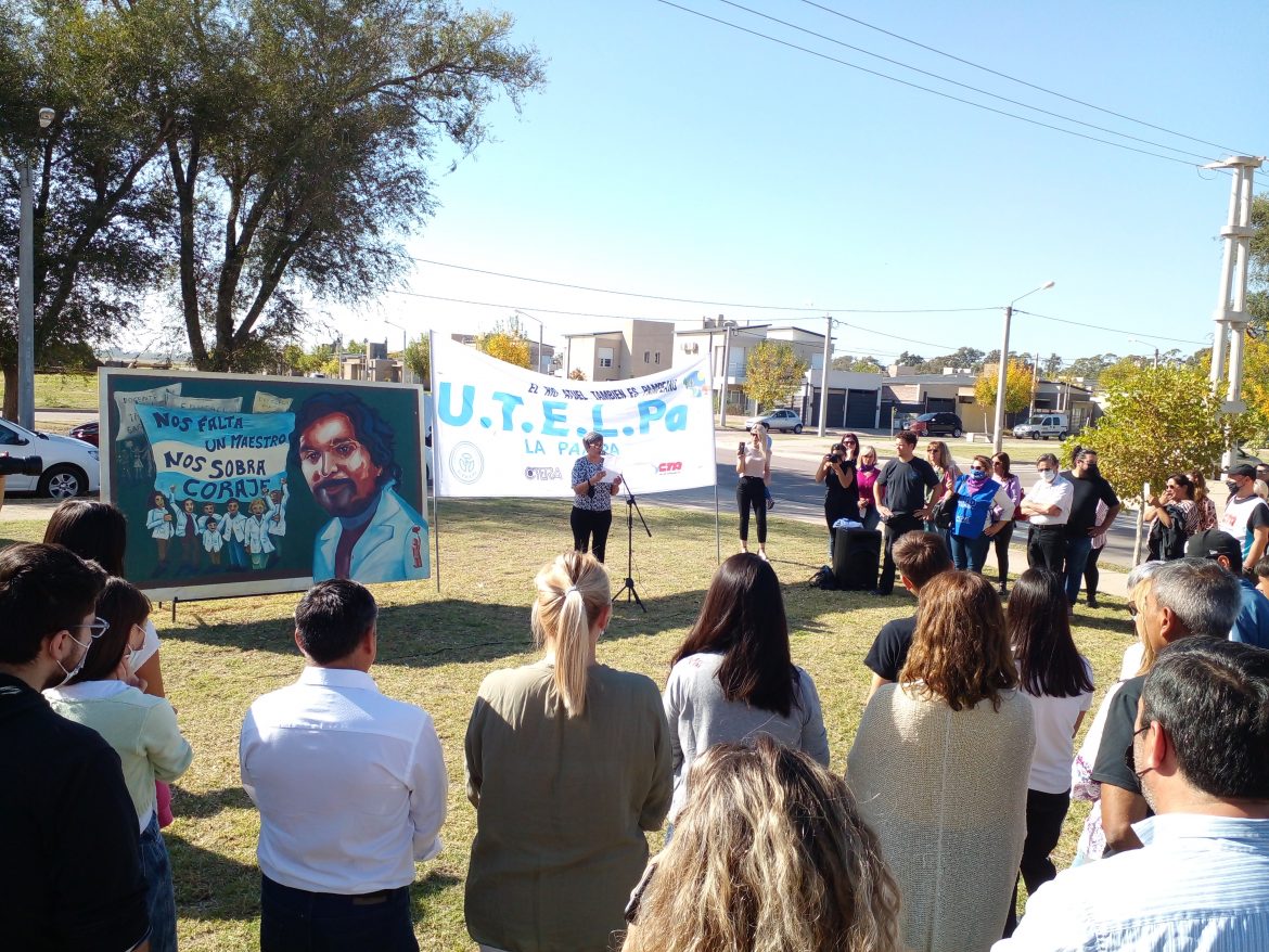 Impusieron el nombre de Carlos Fuentealba a una plazoleta del barrio Procrear de Santa Rosa