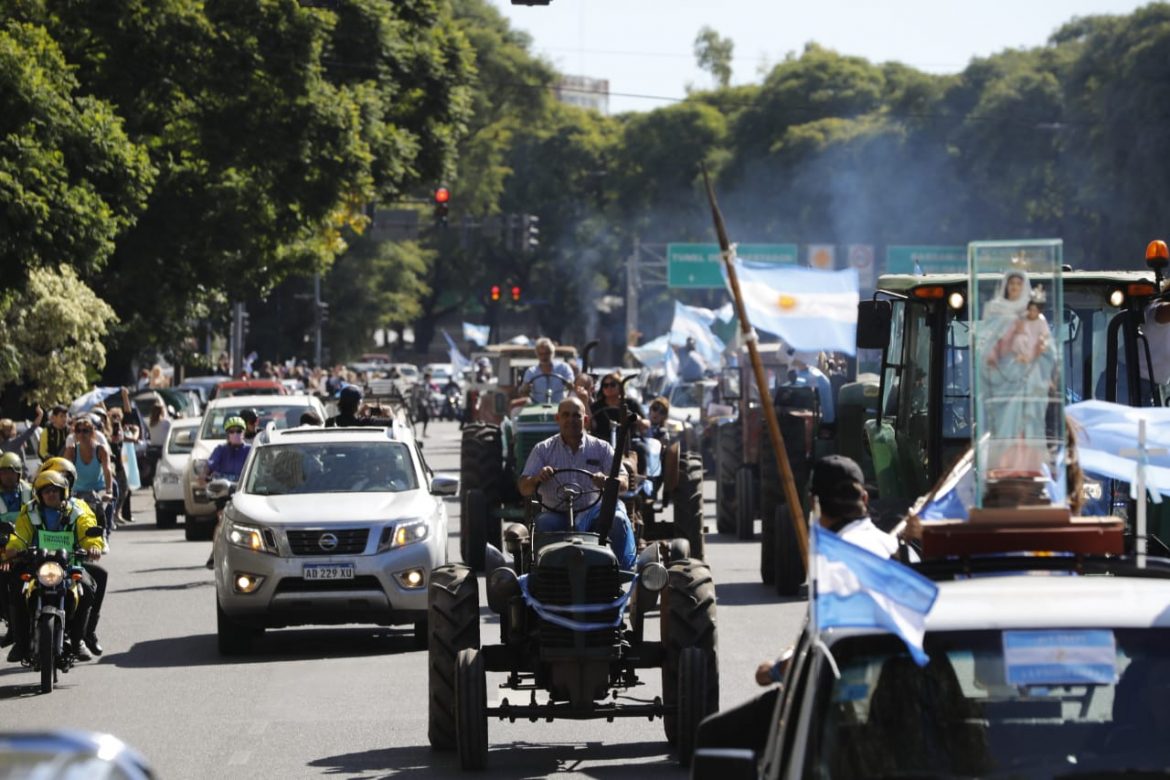 El tractorazo: se movilizaron productores rurales y opositores a Plaza de Mayo