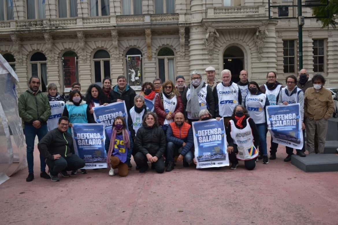 Docentes universitarios anunciaron paro el 23 y 26 de mayo