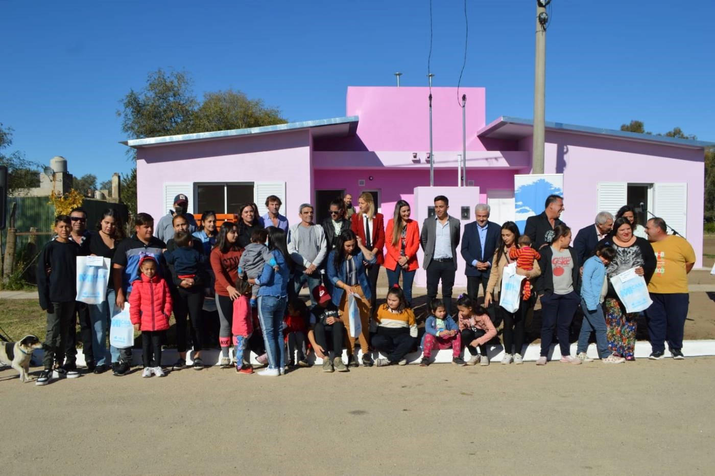 Plan Mi Casa: ocho familias de Uriburu recibieron sus viviendas