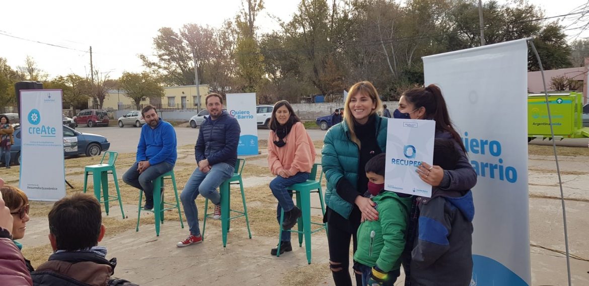 En Santa Rosa entregaron otros 19 créditos a emprendedores