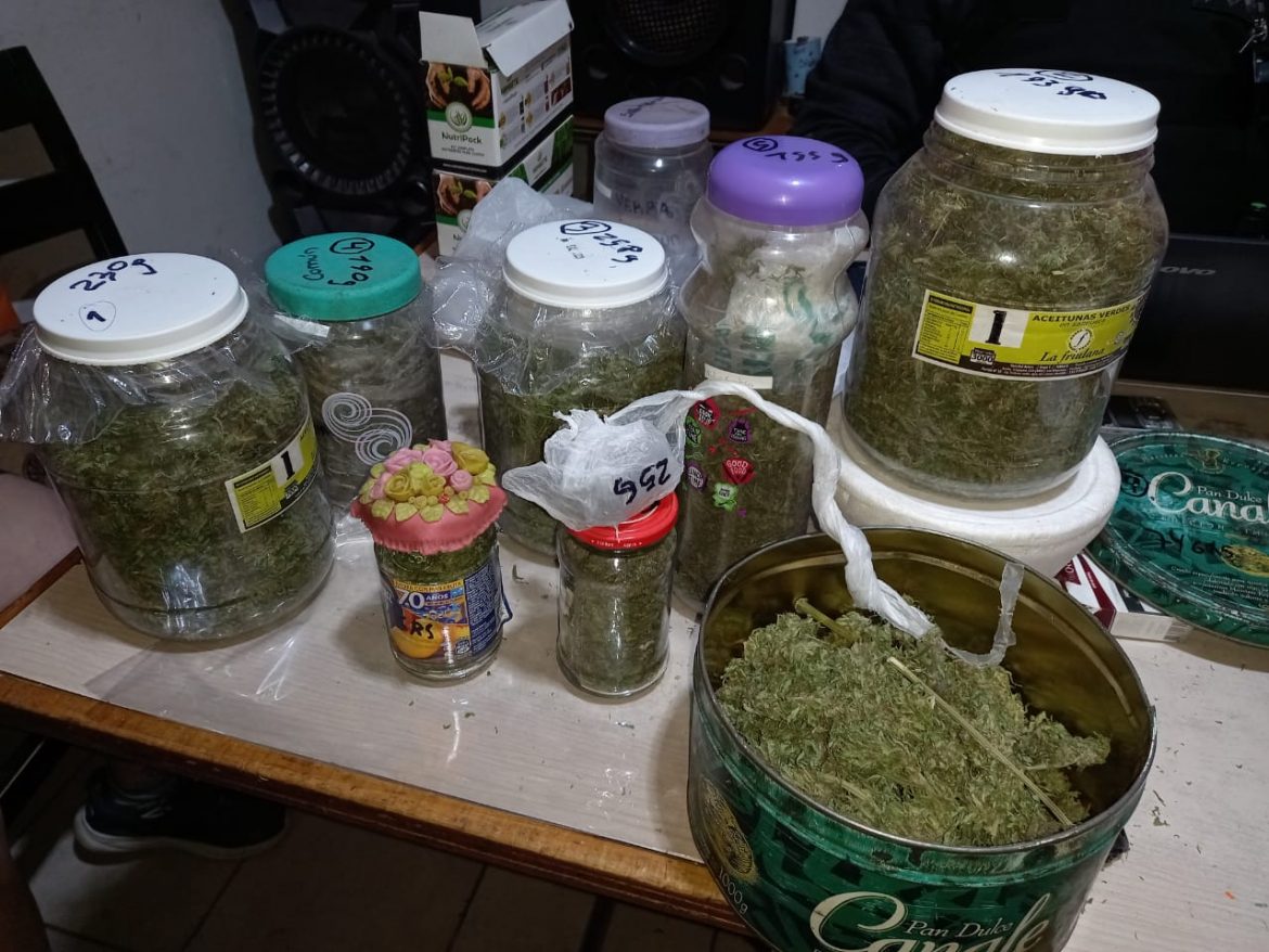 Allanamientos por narcotráfico: secuestran droga y dinero en Pico, Castex y Trenel