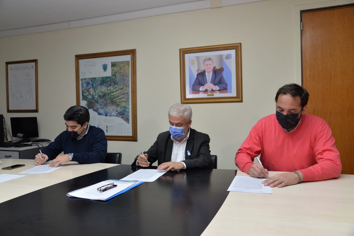 Se firmaron convenios para obras en Toay, Pico y Santa Rosa