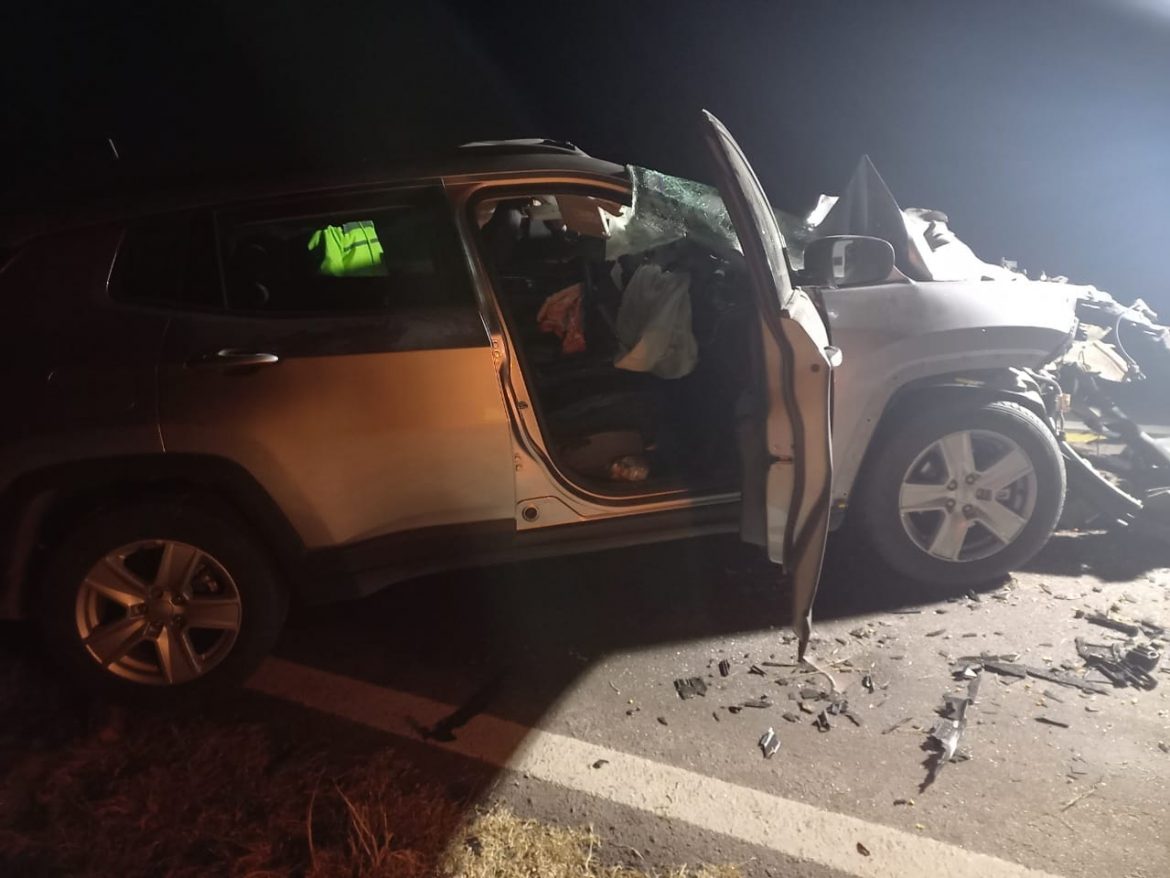 Bernasconi: un hombre chocó contra un camión y murió