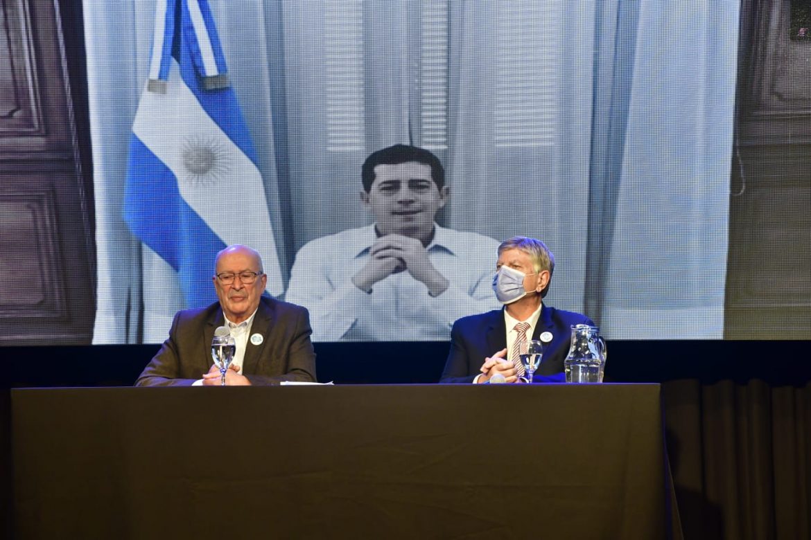 De Pedro escuchó el reclamo pampeano por los ríos en la apertura del VI Congreso del Agua: “Se aplica la ley del gallinero”