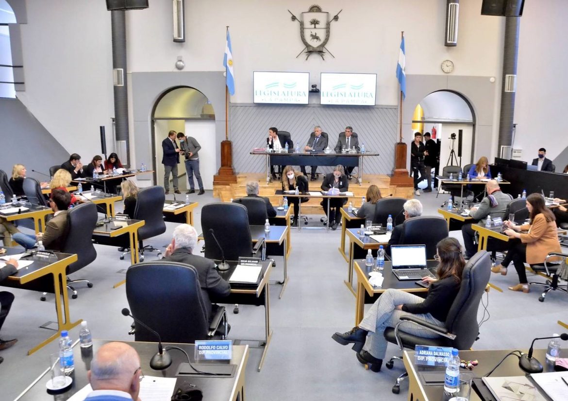 Diputados aprobó ley que reconoce nivel terciario a trabajadores estatales