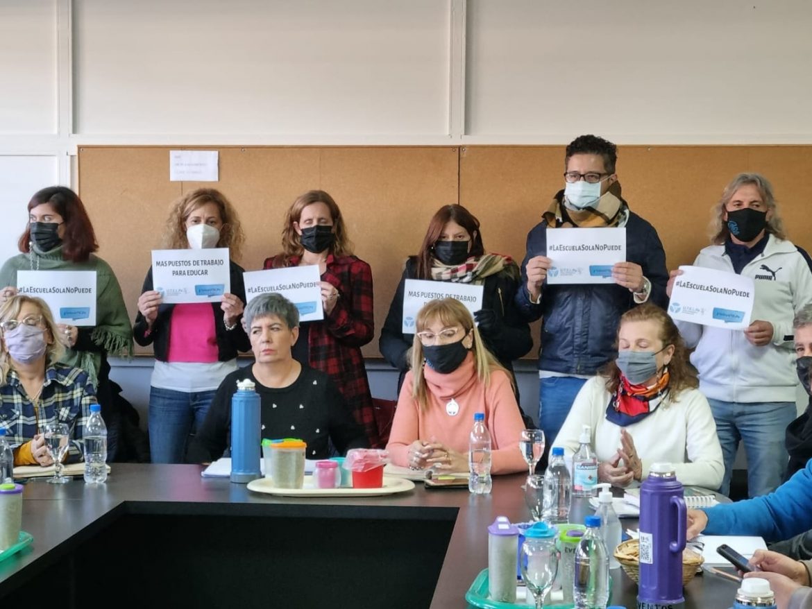 Con un fuerte pedido de Utelpa por más puestos de trabajo, se reunió la paritaria docente