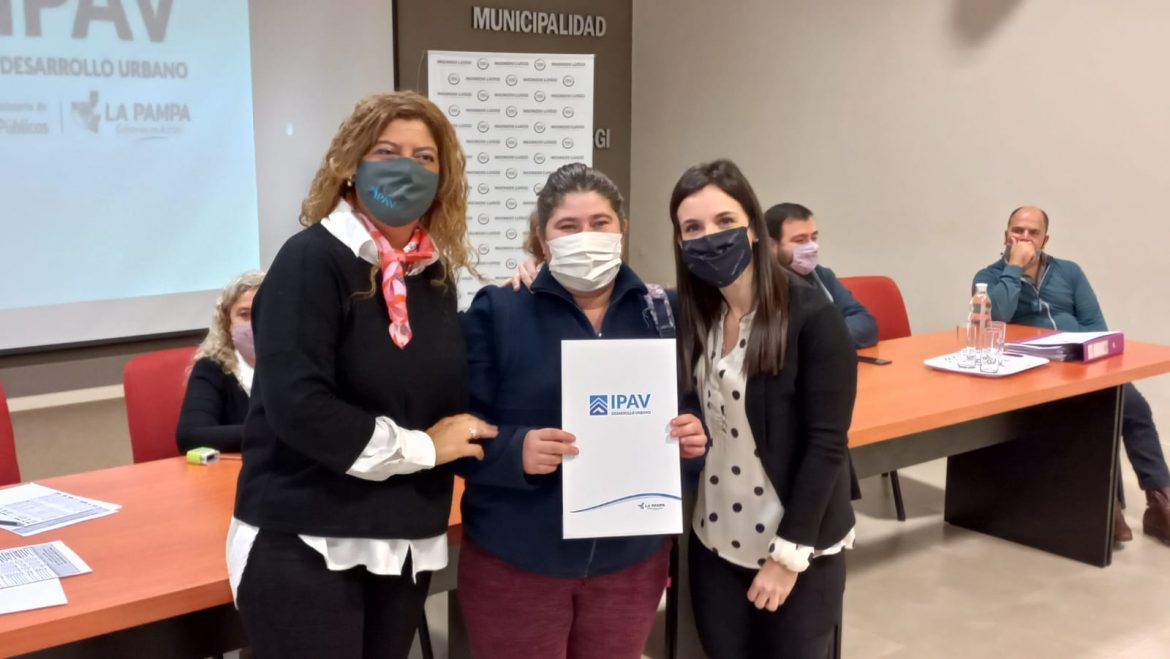 Escrituraron 26 viviendas adjudicadas desde el Ipav en Ingeniero Luiggi