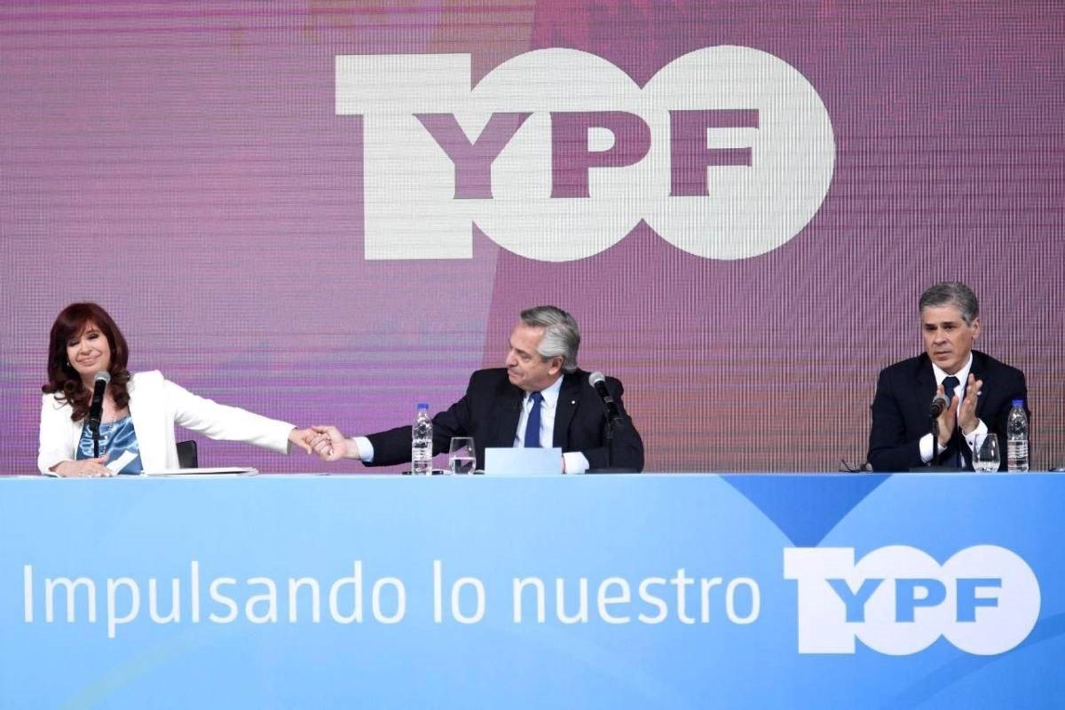 CFK: “Te pido que uses la lapicera, Alberto, con los que tienen que darle cosas al país”