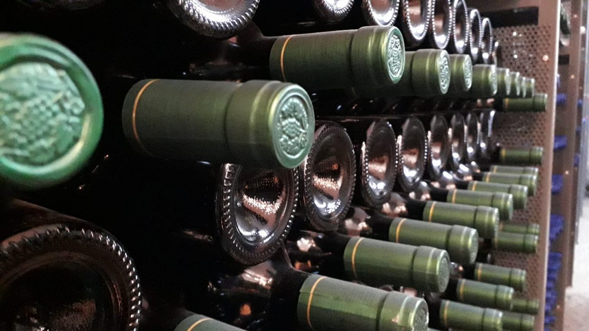 Bodegas pampeanas con problemas: faltan botellas, barricas y corchos