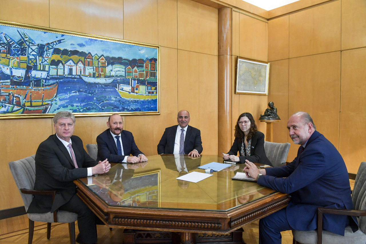 En medio de la crisis y la posibilidad de recortes de fondos, Ziliotto se reunió con Batakis y Manzur