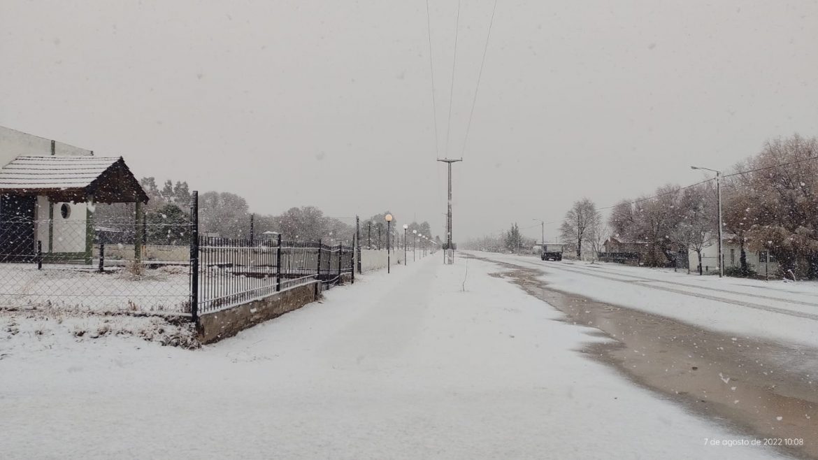 Ahora nevó en los pueblos de Puelén y La Humada