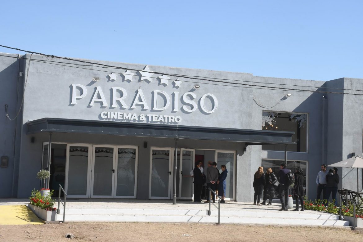 Abrió en Santa Rosa el teatro Paradiso