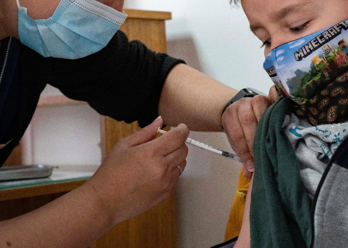 Comenzó en la provincia la vacunación en niños y niñas de seis meses a 2 años