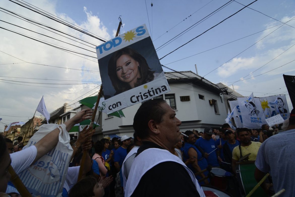 En Santa Rosa, Pico, Telén y 25, manifestaciones en respaldo a CFK