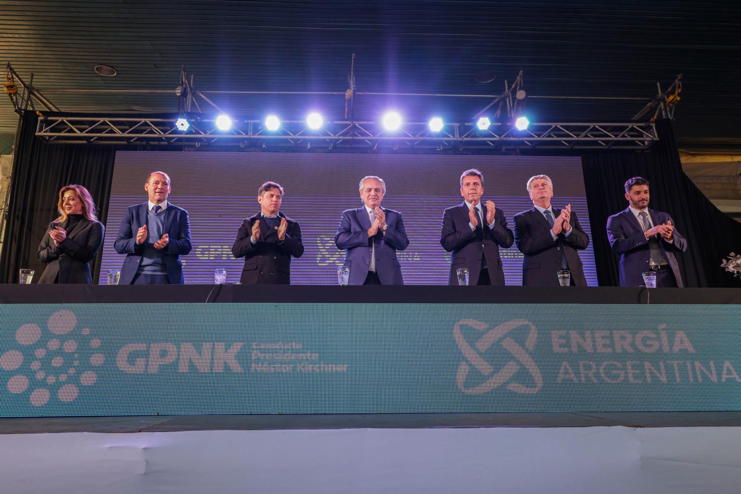 Ziliotto, junto a Alberto y Massa en el acto por la firma de contratos del Gasoducto Kirchner