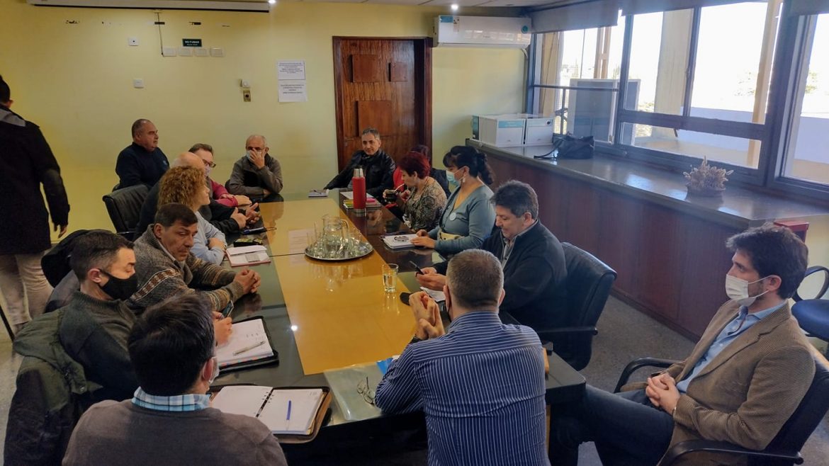 Salarios: Gobierno ofreció 10% para agosto y cláusula gatillo mensual
