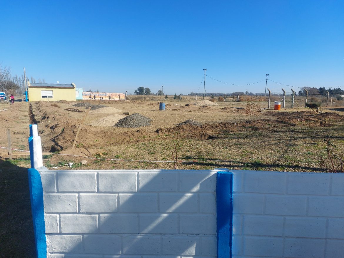 Construyen en Relmo un playón deportivo con fondos del Plan Argentina Hace