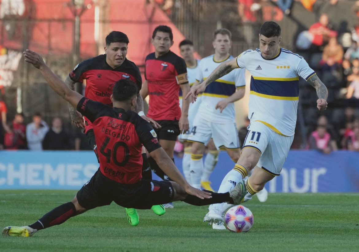Boca sufrió pero venció a Colón y sueña con pelear el campeonato