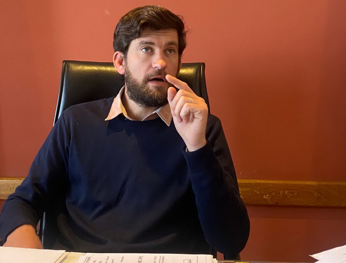 Violencia de género: concejales piden comisión investigadora y la suspensión del intendente de Abramo