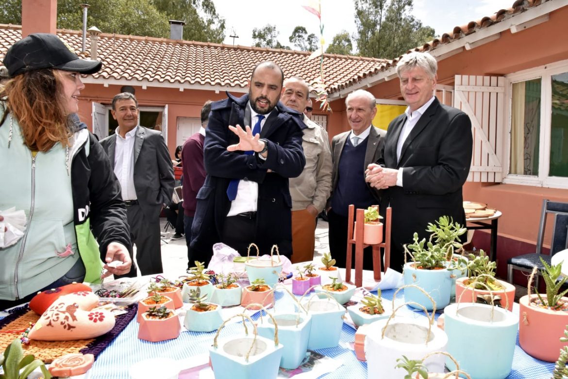 El gobernador acompañó los festejos del CET San Roque en Arata