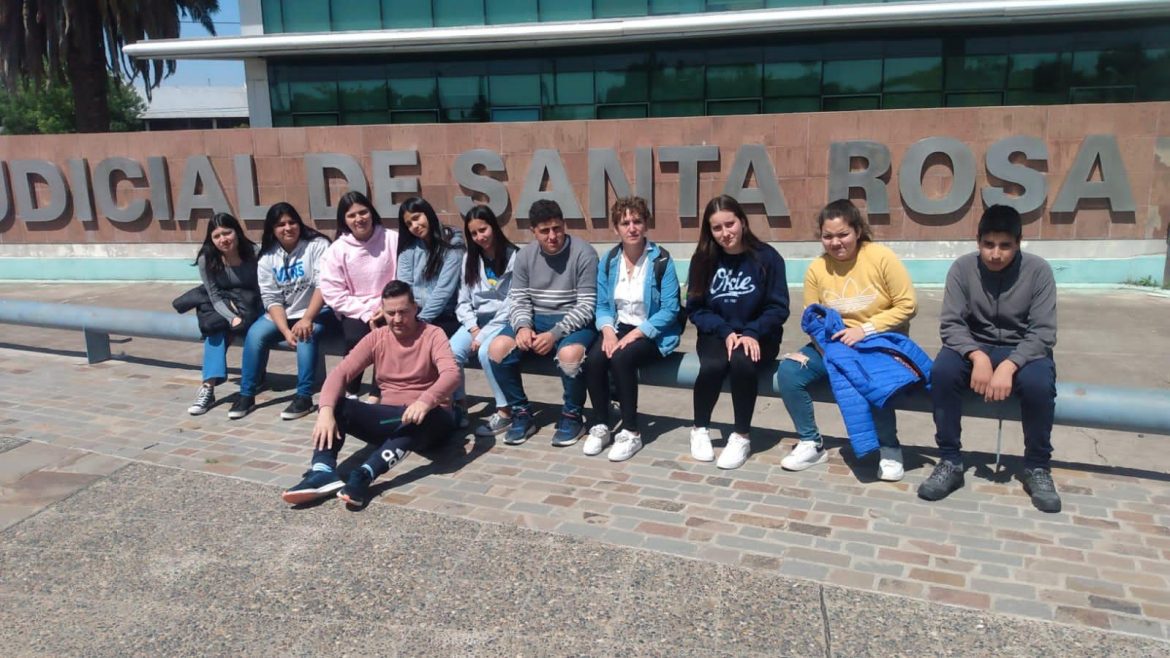 Colegios de Telén y Santa Rosa participaron del programa “Educación + Justicia”