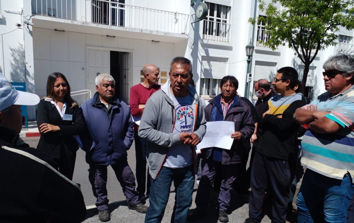 Reclamo por antigüedad: explanes le advierten a Di Nápoli que podrían ir al paro