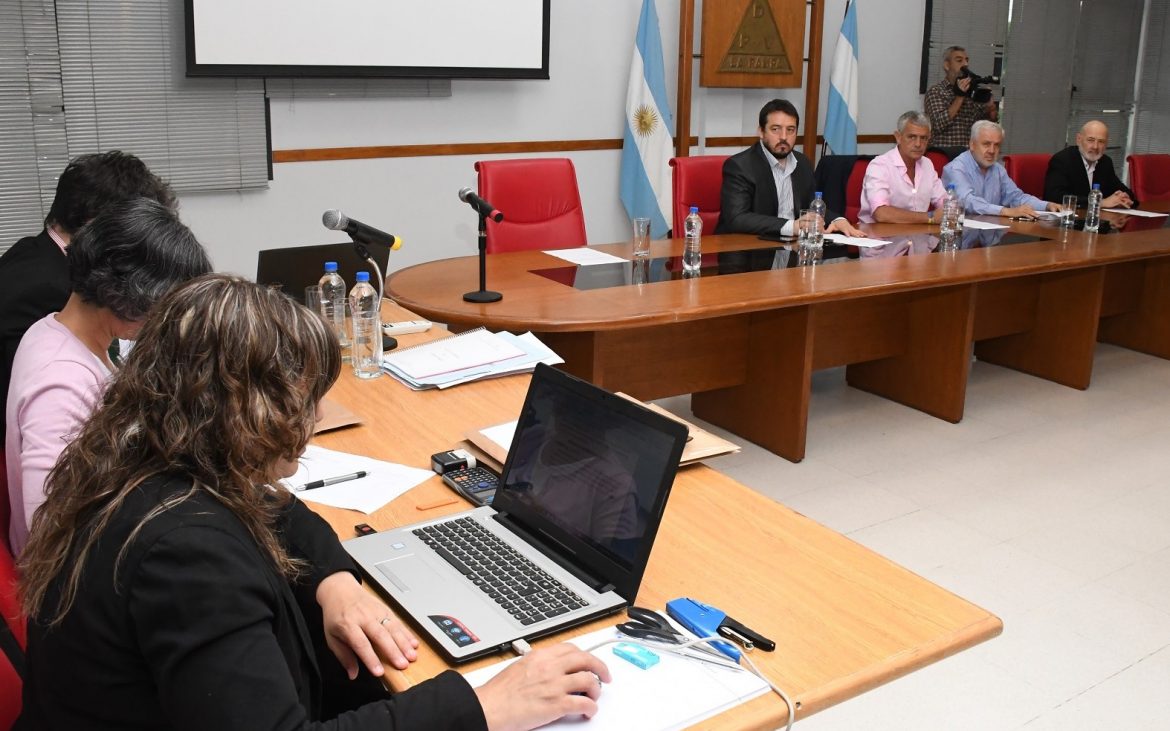 Cuatro empresas ofertaron para la pavimentación de la calle Felice