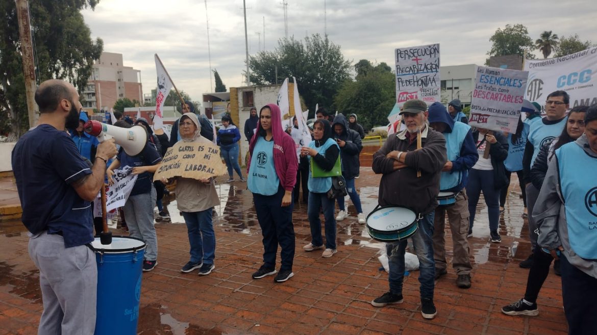 Monotributistas reclamaron su inclusión en el pase a planta de Salud