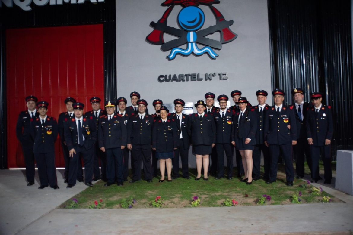 Lonquimay: dan bono de 20 mil pesos a los 22 bomberos voluntarios