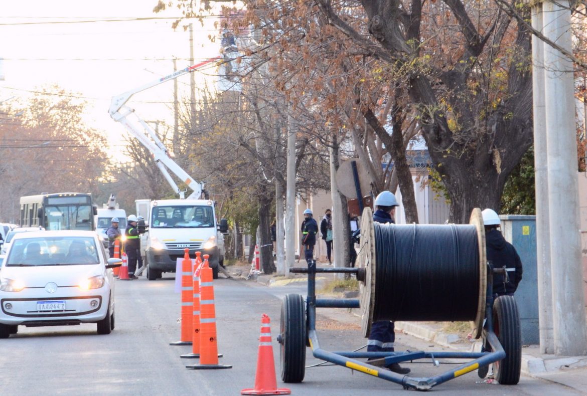 Nueva red de fibra óptica en el centro de la CPE, con una inversión de 500 mil dólares