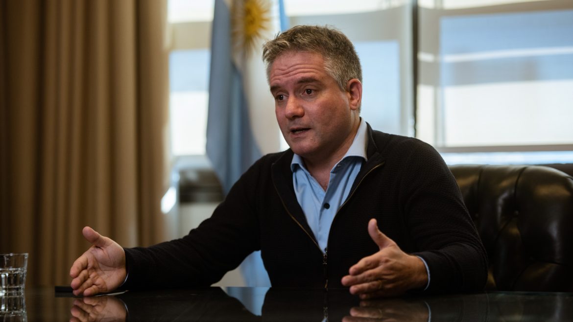 Por la filtración de chats, D’Alessandro pidió licencia