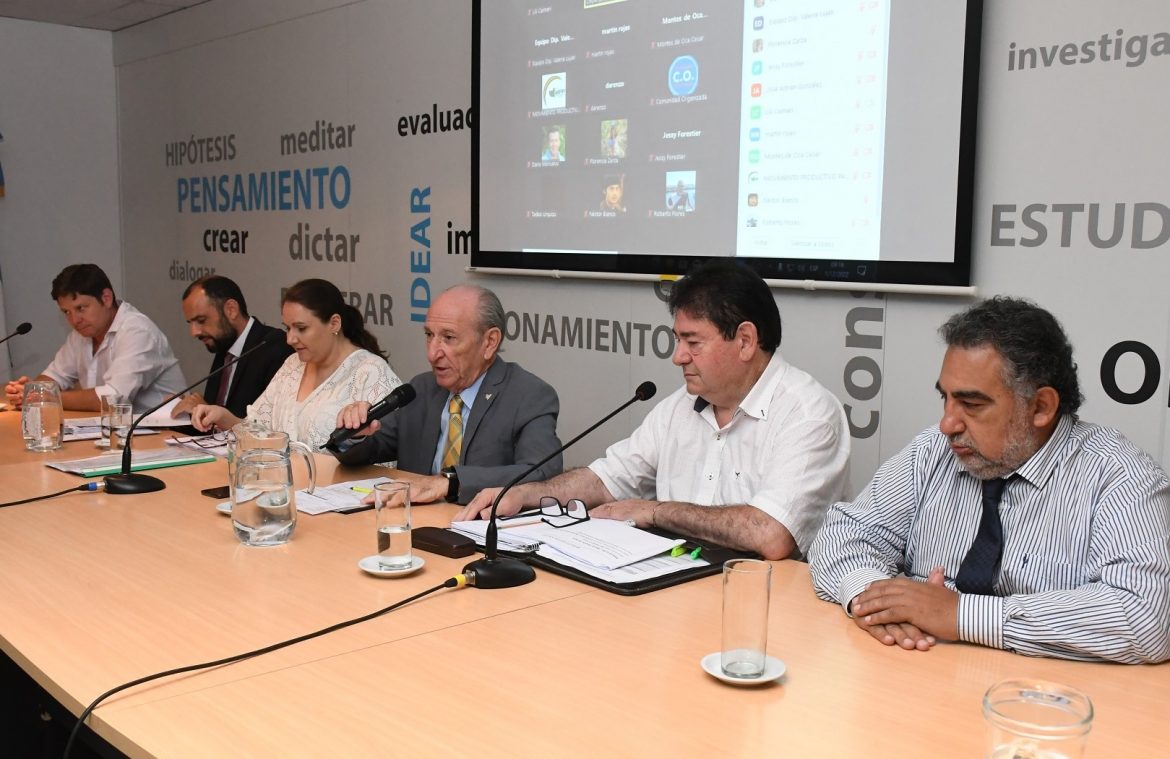 Kohan: “Antes de fin de año empezarán a funcionar servicios de diagnóstico en el nuevo hospital”