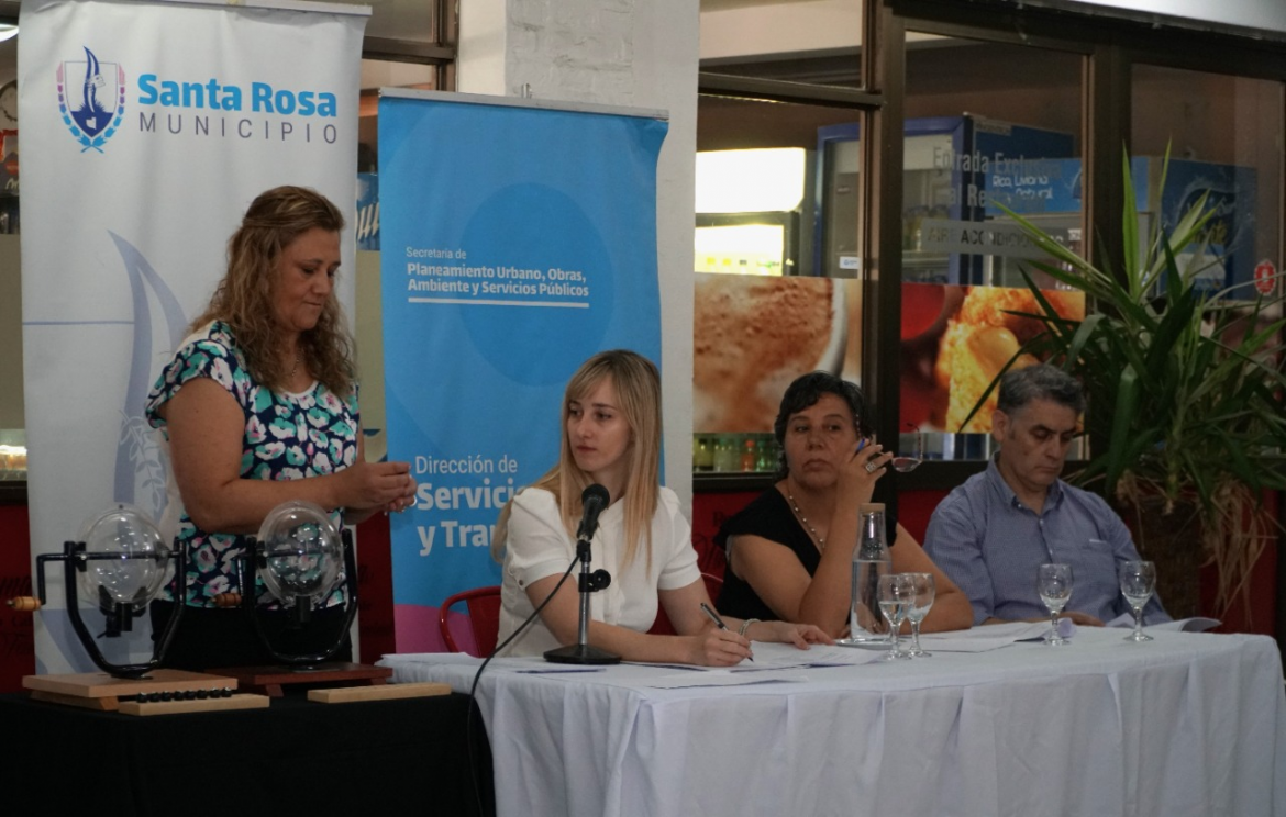 Sortearon seis licencias de taxis en Santa Rosa