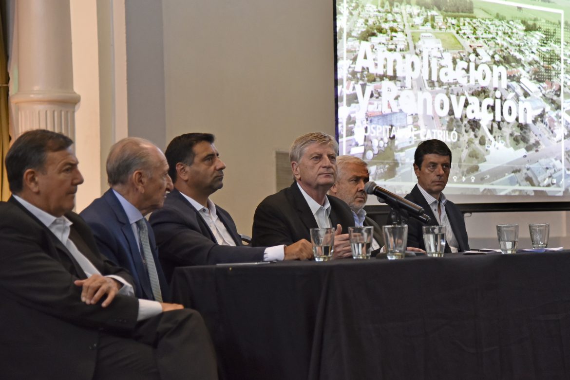 El gobernador encabezó licitación para ampliar el hospital de Catriló