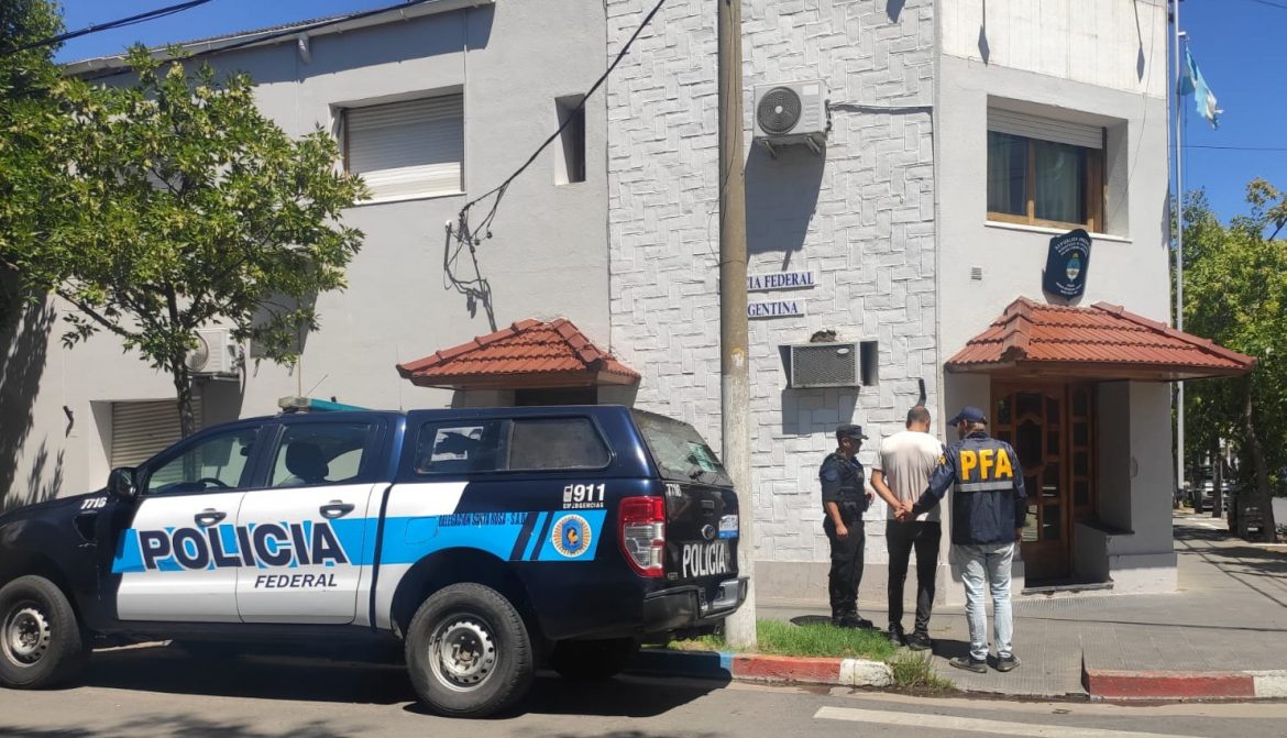 La Policía Federal detuvo en Santa Rosa a un hombre con marihuana