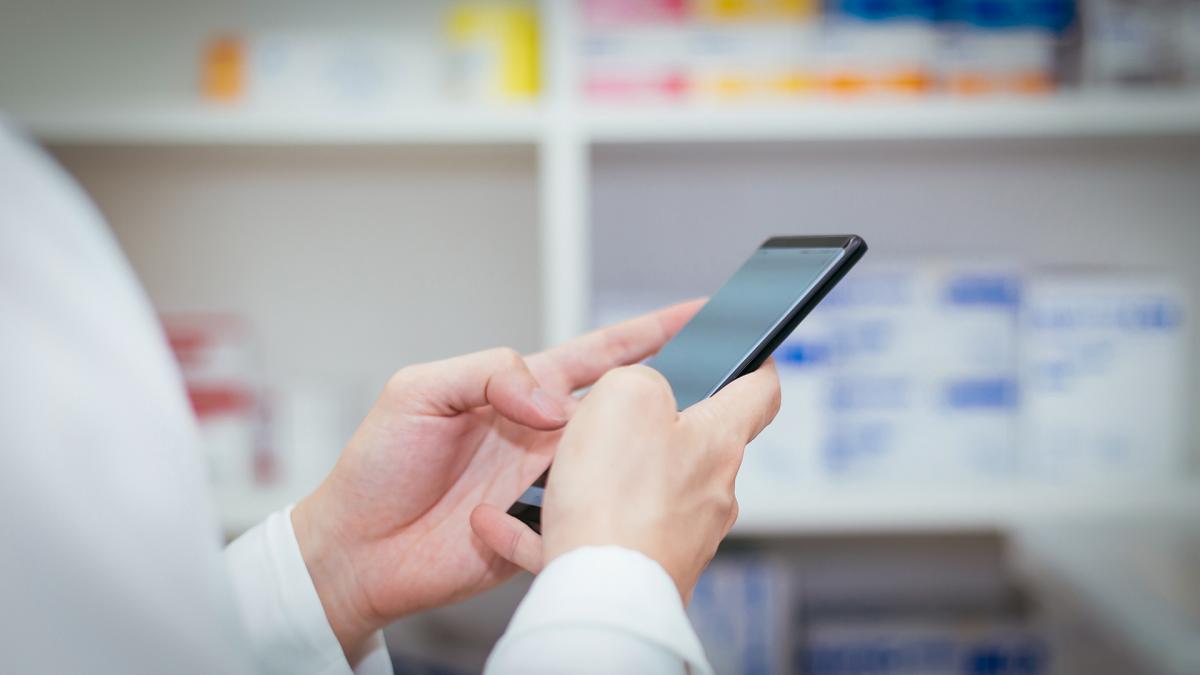 Farmacéuticos pampeanos advierten del mega DNU: medicamentos en kioscos y mercantilización de la salud