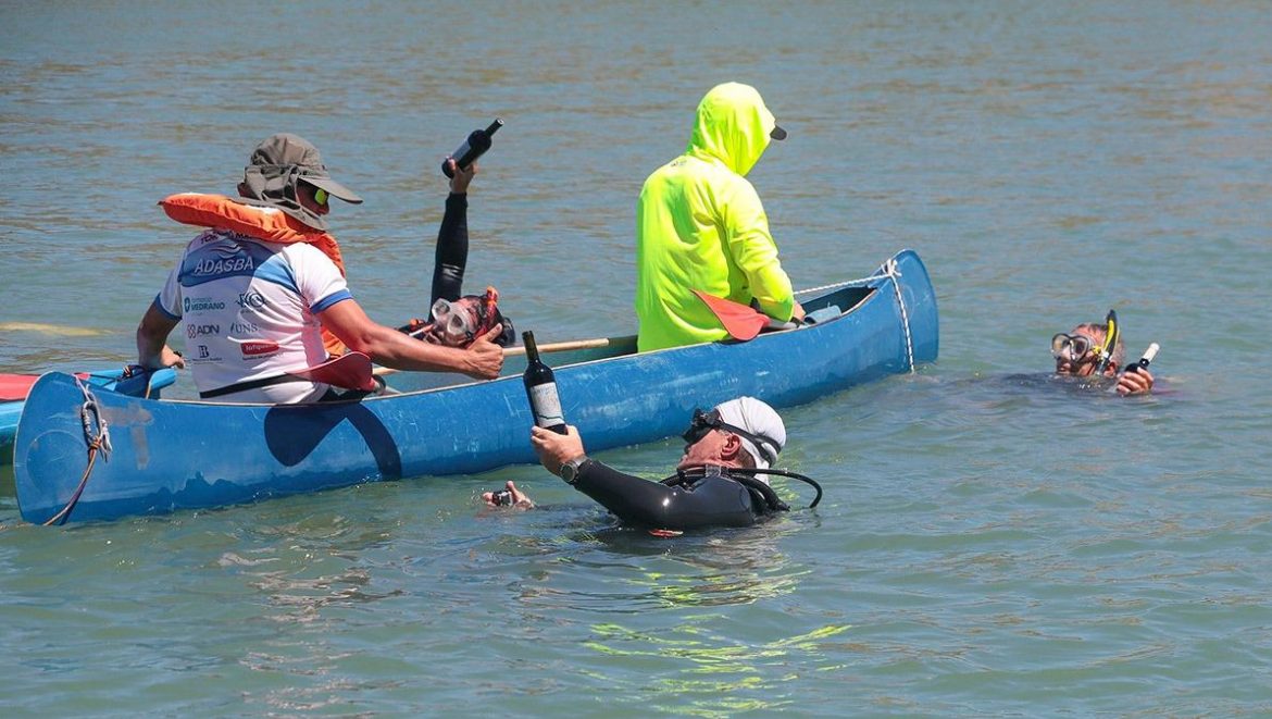 Exitosa primera experiencia de añejar vino pampeano en el lecho del río Colorado