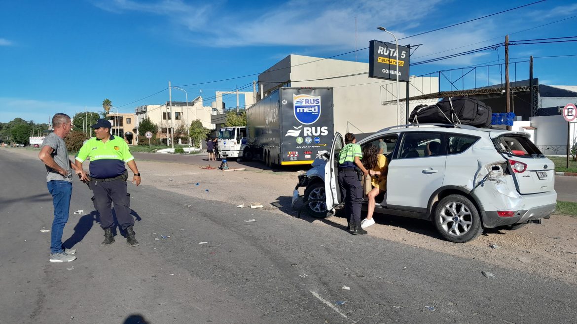 Fortísimo choque en el cruce de ruta 5 y Tello