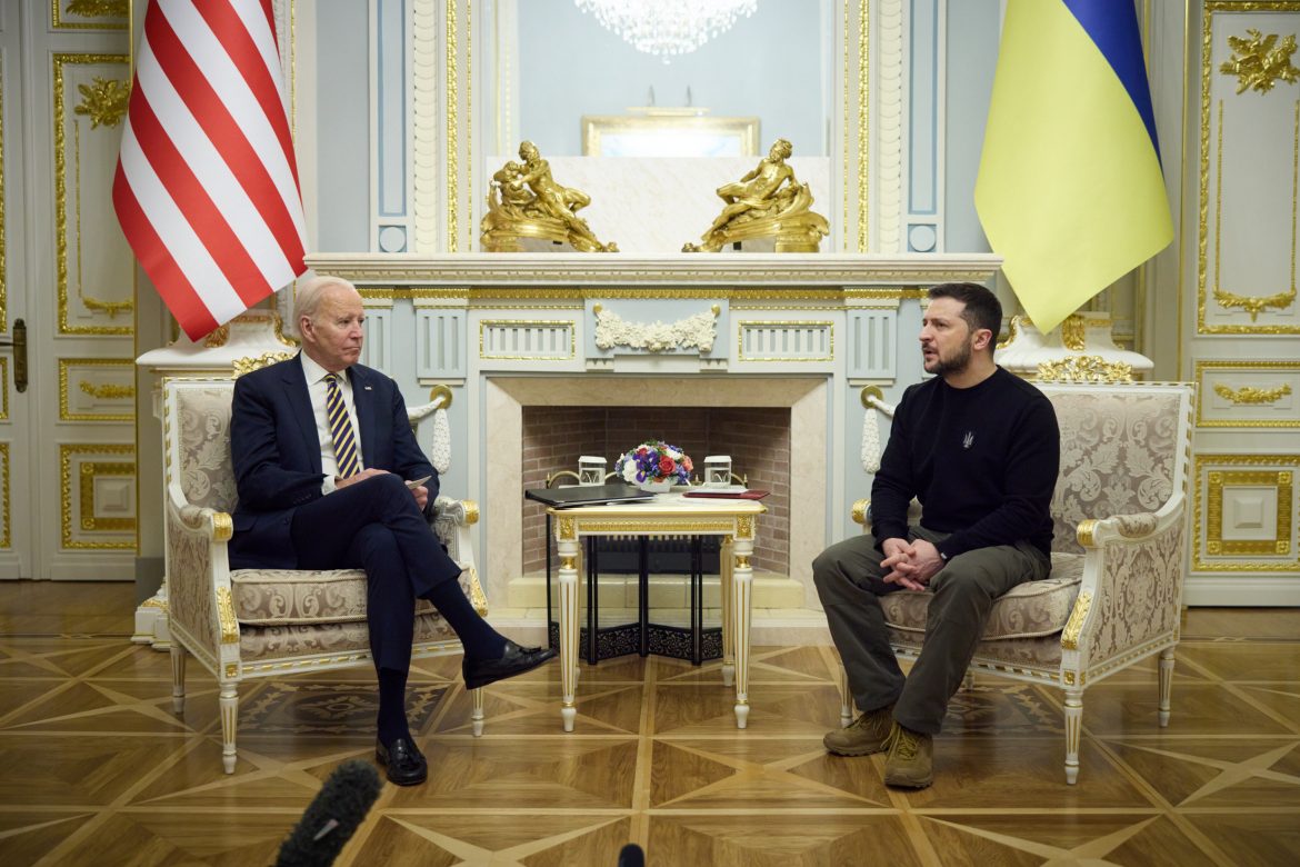 Biden visita por sorpresa Kiev, a un año de la invasión