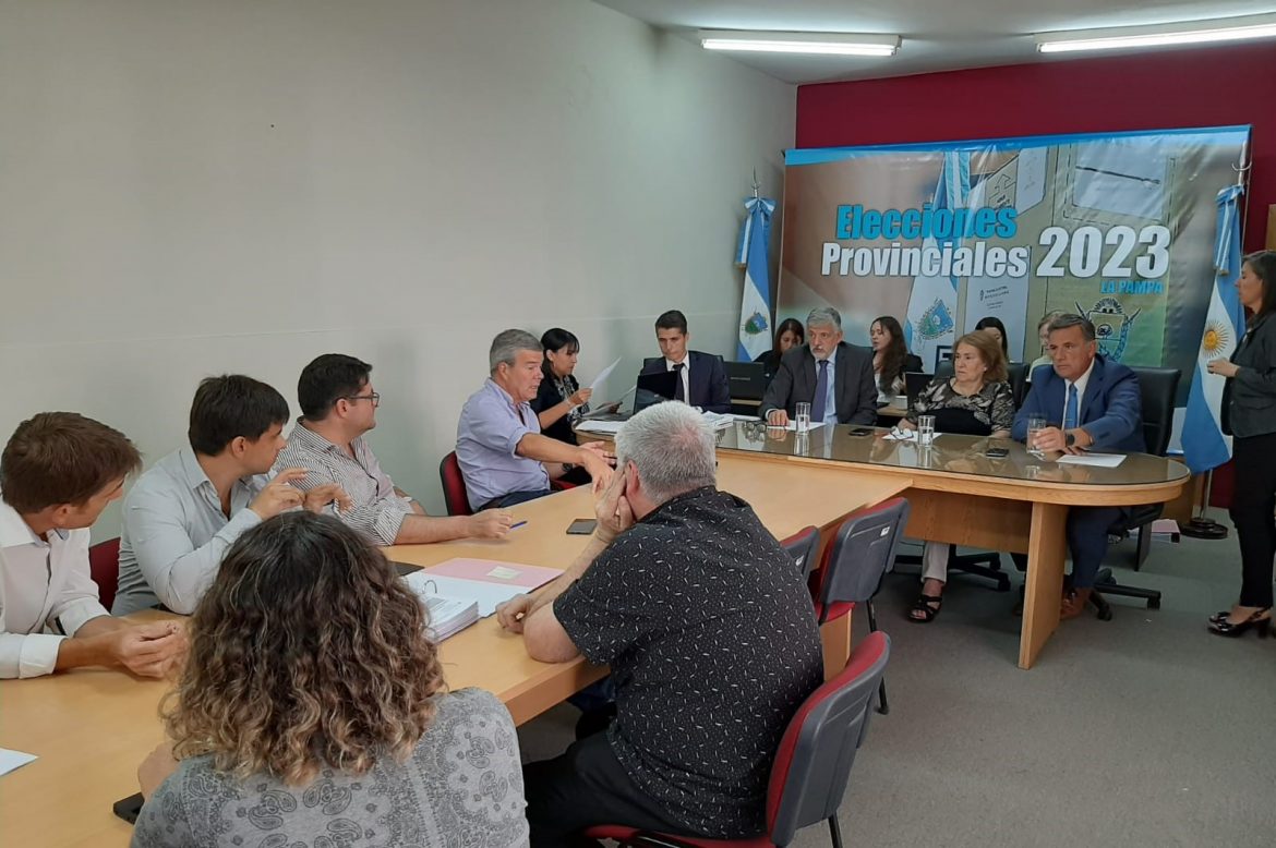 Comenzó el recuento oficial de votos de las elecciones internas