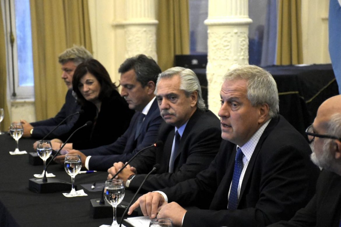 El Gobierno otorgó un aumento salarial del 33,5% a los docentes nacionales hasta julio