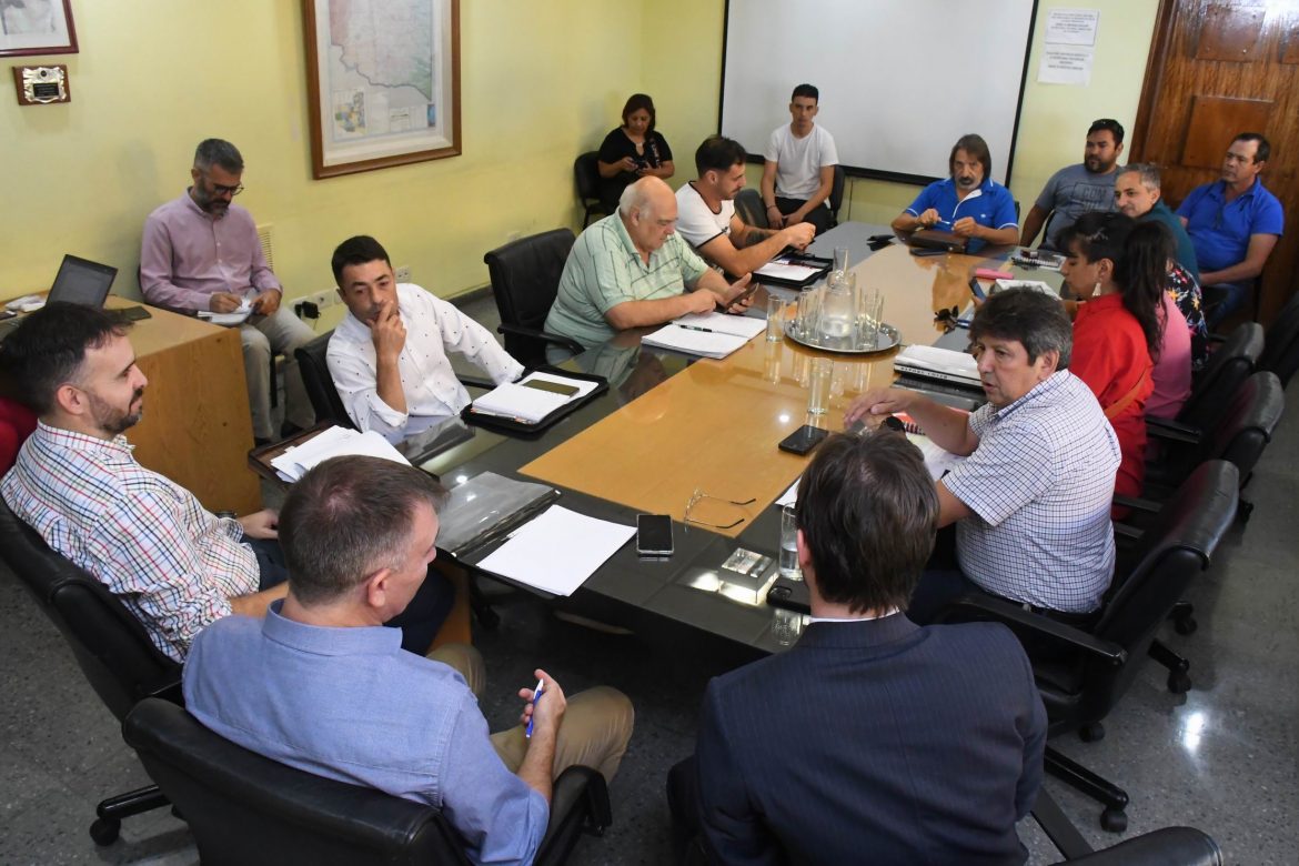 Salarios: la Intersindical denunció un “recorte encubierto”, pero el Gobierno dice que liquidó bien