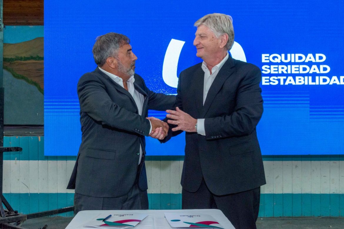 El Enacom aporta $555 millones para sumar 440 km más de fibra óptica en la provincia