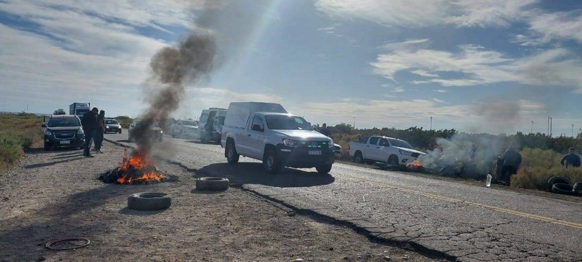Cortaron el acceso a zona petrolera de 25 de Mayo por el mal estado de la ruta 151