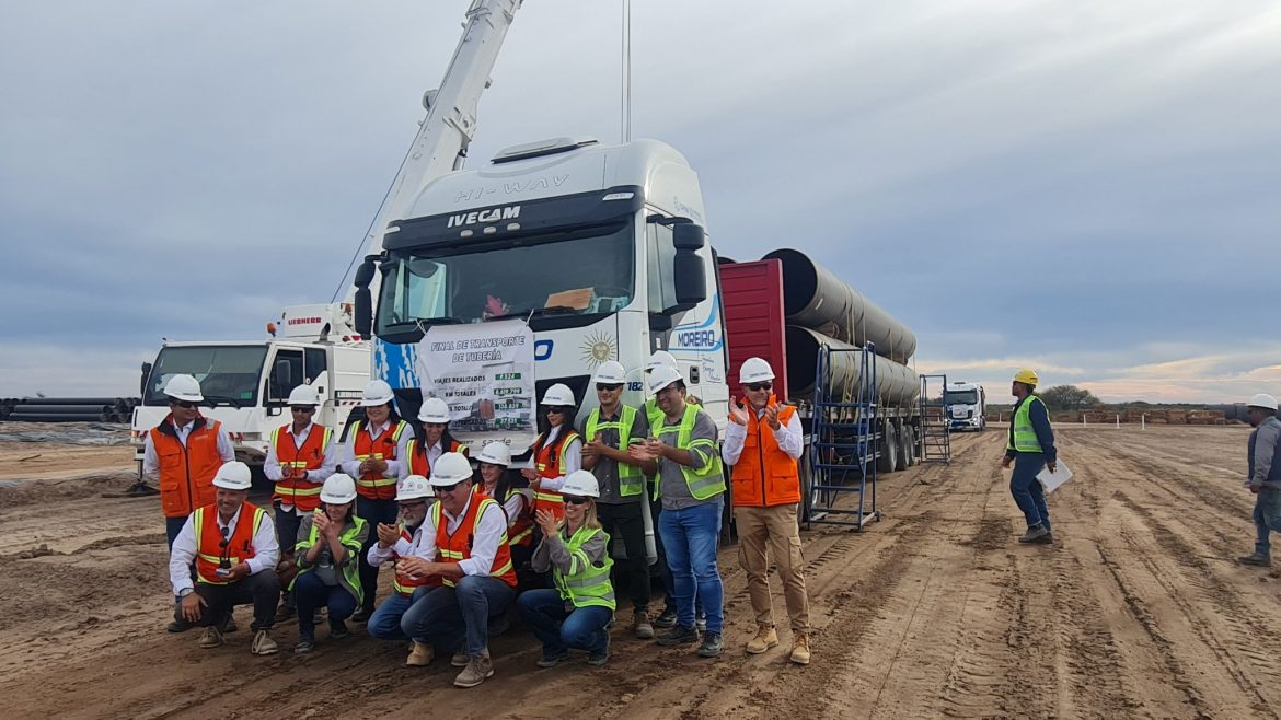 Llegaron a la provincia los últimos camiones con caños para el gasoducto Kirchner