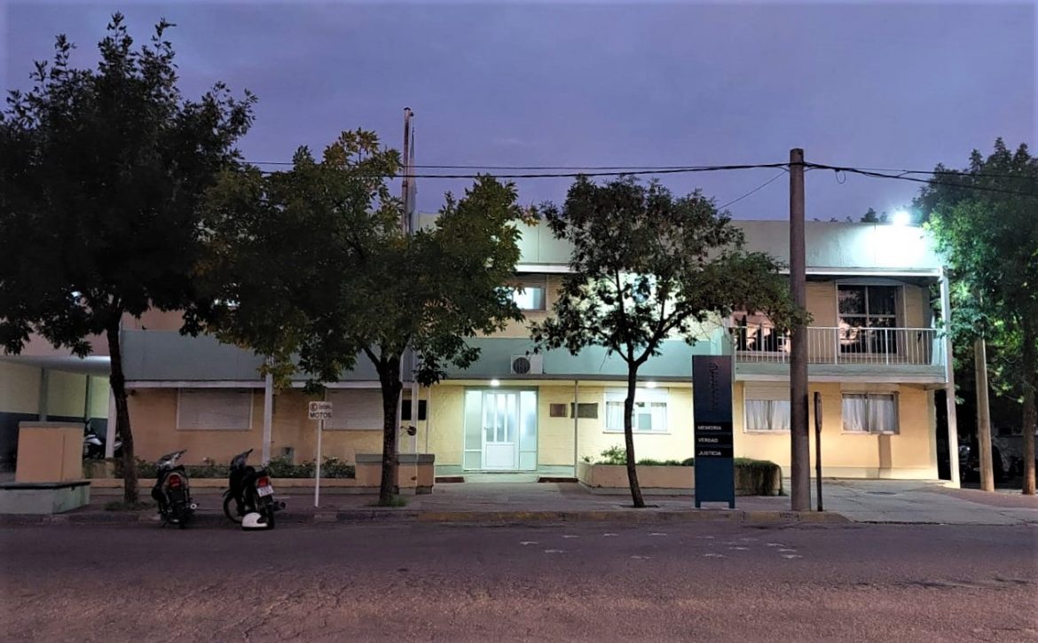 Detenidos en la comisaría Primera de Santa Rosa, en huelga de hambre