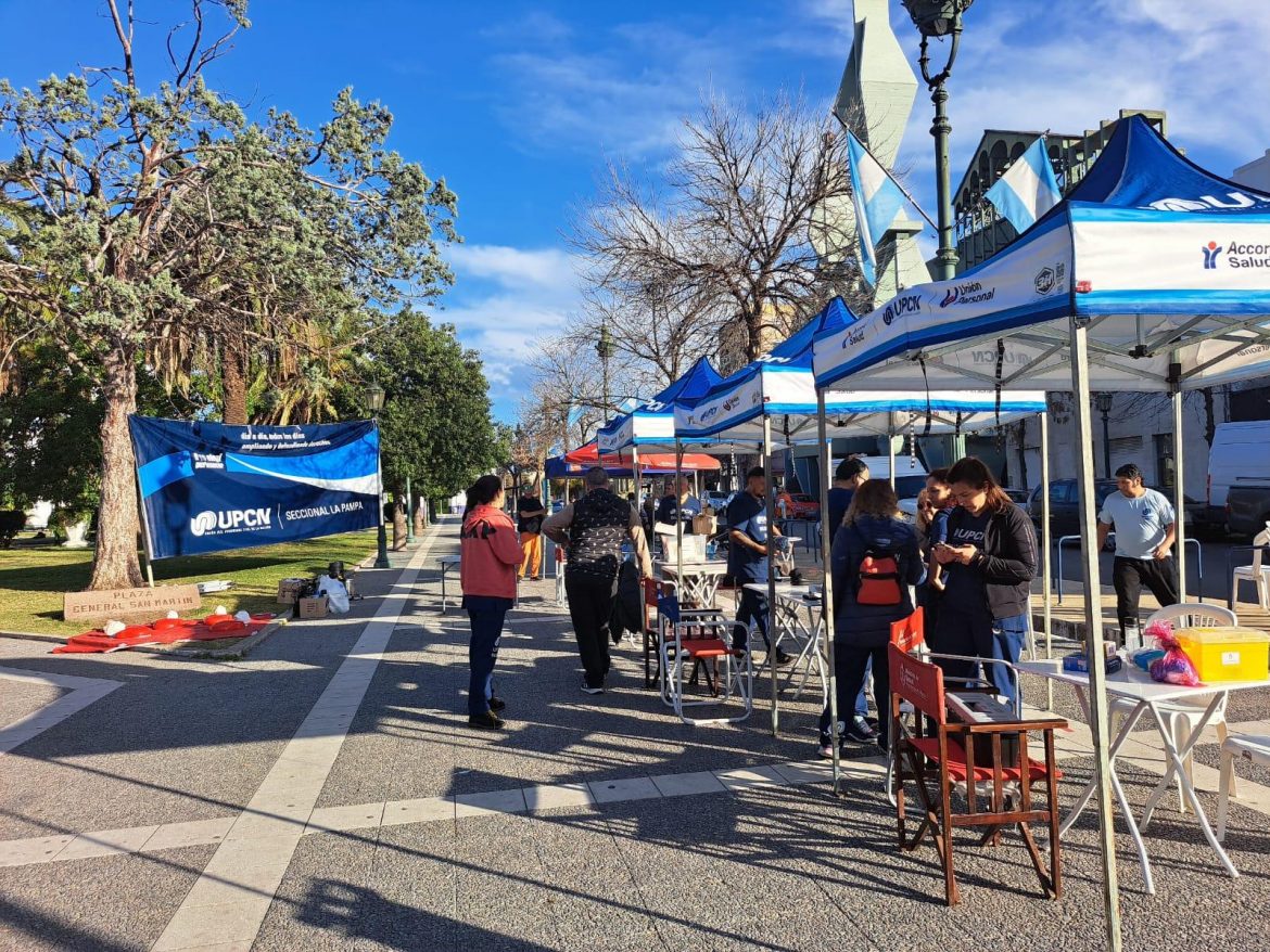 Controles médicos en la “Carpa Saludable” de Upcn