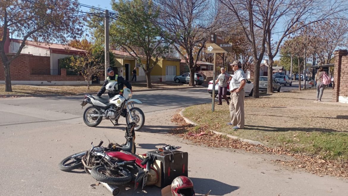 Una cadete en grave estado al ser chocada en Santa Rosa