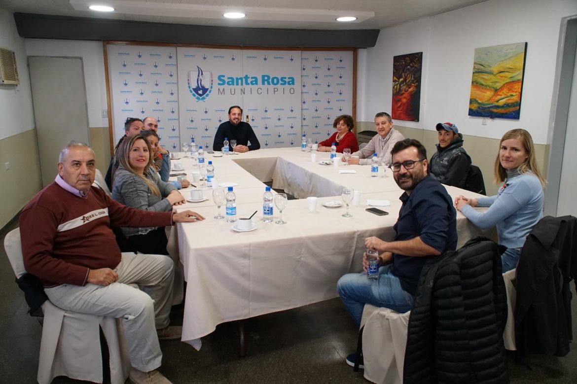 Di Nápoli recibió el apoyo de comisiones vecinales